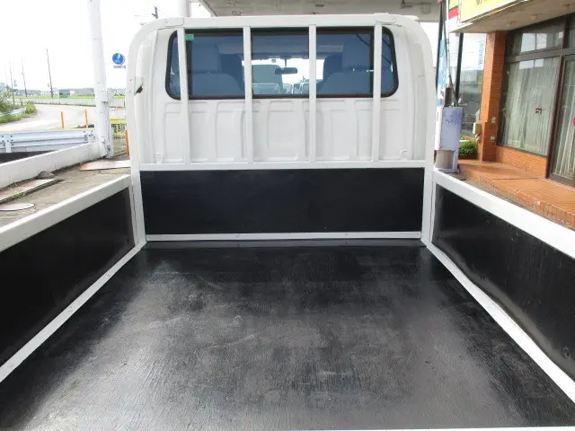 いすゞ エルフ TRG-NJS85A(4WD)の写真3