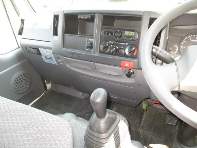 いすゞ エルフ TRG-NJS85A(4WD)の写真11