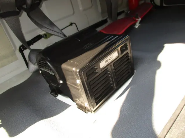 いすゞ エルフ TRG-NJS85A(4WD)の写真13