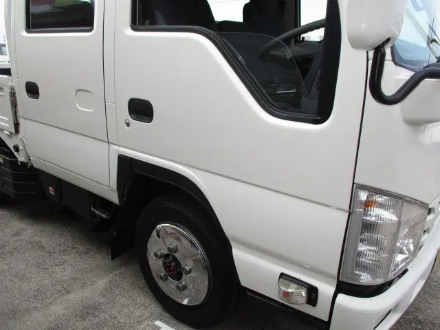 いすゞ エルフ TRG-NJS85A(4WD)の写真36