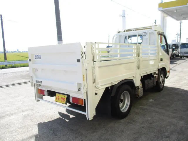 トヨタ ダイナ TKG-XZU675(4WD)の写真2