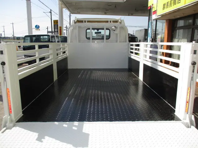 トヨタ ダイナ TKG-XZU675(4WD)の写真3