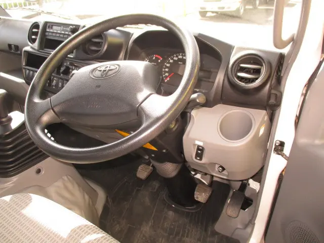 トヨタ ダイナ TKG-XZU675(4WD)の写真16