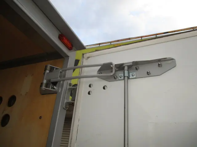 日野 デュトロ TKG-XZU675M(4WD)の写真9