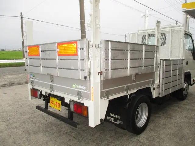 いすゞ エルフ TRG-NJR85A(2WD)の写真9