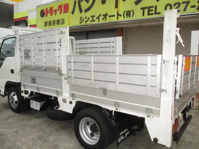 いすゞ エルフ TRG-NJR85A(2WD)の写真10