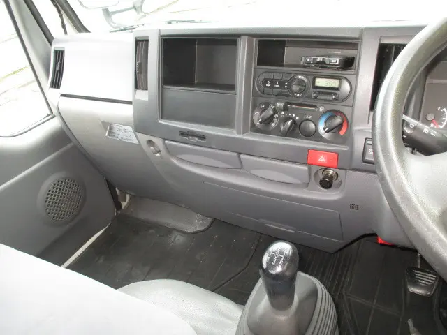 いすゞ エルフ TRG-NJR85A(2WD)の写真17