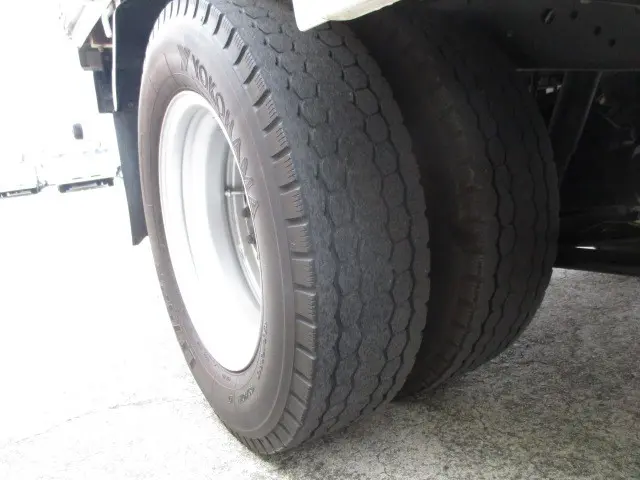 いすゞ エルフ TRG-NJR85A(2WD)の写真22