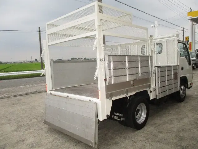 いすゞ エルフ TRG-NJR85A(2WD)の写真42