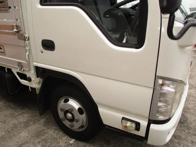 いすゞ エルフ TRG-NJR85A(2WD)の写真48