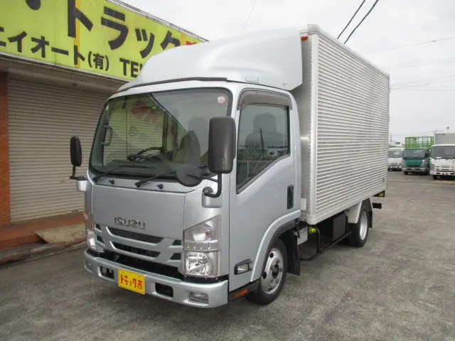 いすゞ エルフ TRG-NLR85AN(2WD)の写真1