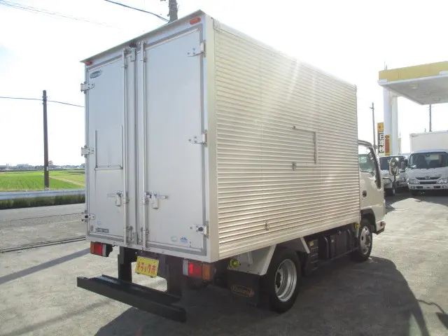 いすゞ エルフ TKG-NJS85AN(4WD)の写真2