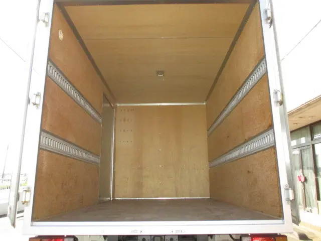 いすゞ エルフ TKG-NJS85AN(4WD)の写真3