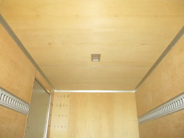 いすゞ エルフ TKG-NJS85AN(4WD)の写真4