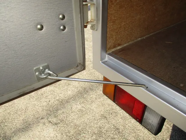 いすゞ エルフ TKG-NJS85AN(4WD)の写真9