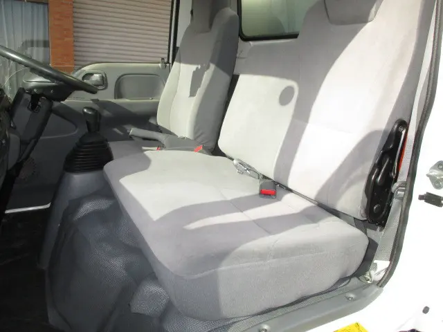 いすゞ エルフ TKG-NJS85AN(4WD)の写真15