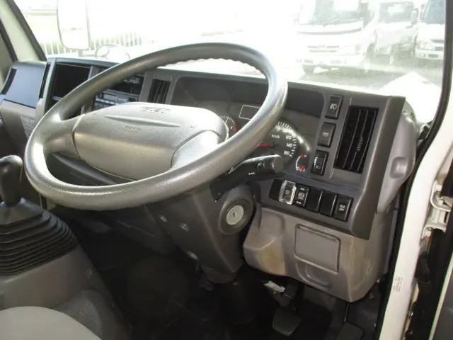 いすゞ エルフ TKG-NJS85AN(4WD)の写真16