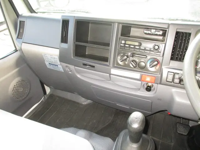 いすゞ エルフ TKG-NJS85AN(4WD)の写真17