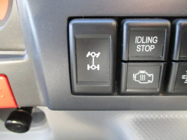 いすゞ エルフ TKG-NJS85AN(4WD)の写真18