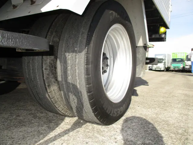 いすゞ エルフ TKG-NJS85AN(4WD)の写真24