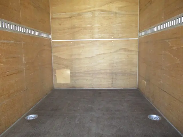 いすゞ エルフ BKG-NHR85AN(2WD)の写真5