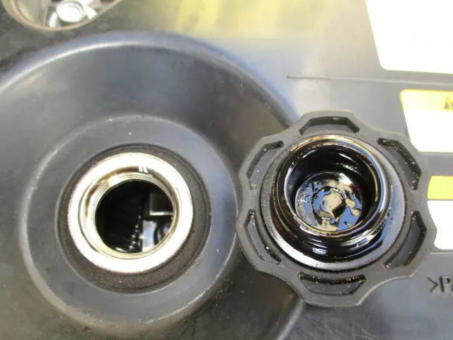 いすゞ エルフ BKG-NHR85AN(2WD)の写真14