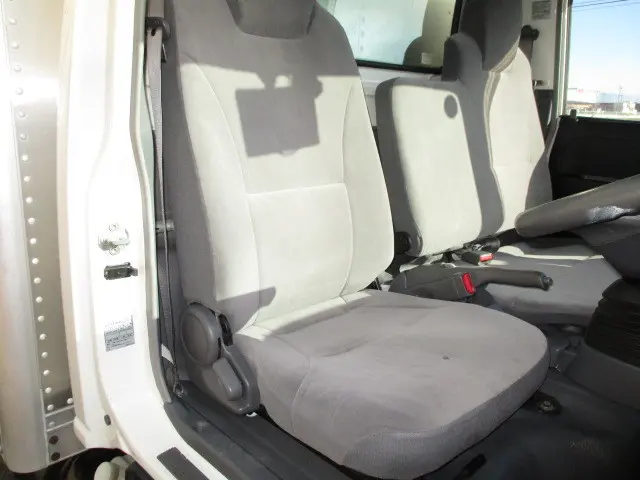 いすゞ エルフ BKG-NHR85AN(2WD)の写真16