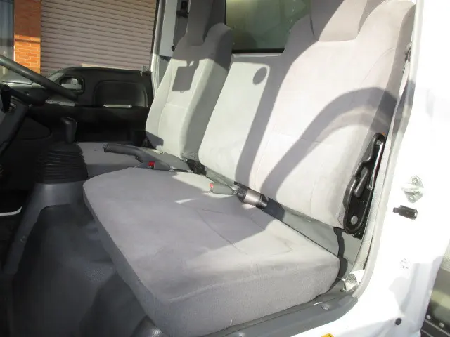 いすゞ エルフ BKG-NHR85AN(2WD)の写真17