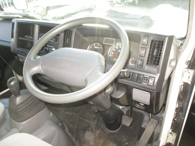 いすゞ エルフ BKG-NHR85AN(2WD)の写真18