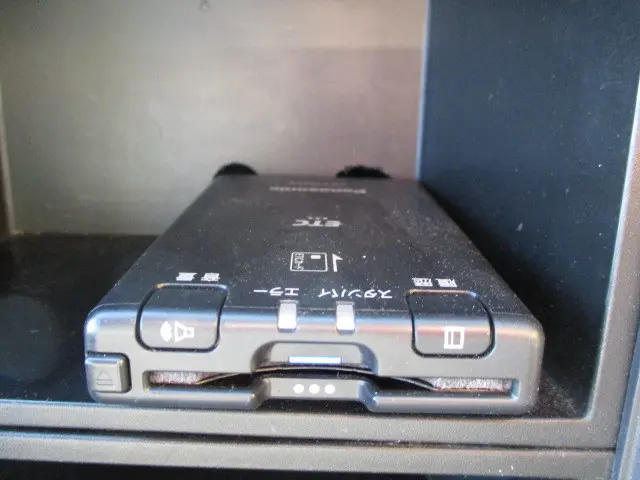 いすゞ エルフ BKG-NHR85AN(2WD)の写真21