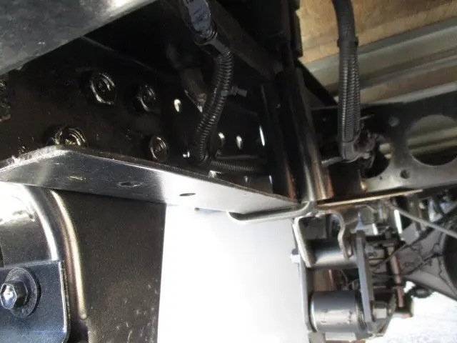 いすゞ エルフ BKG-NHR85AN(2WD)の写真27