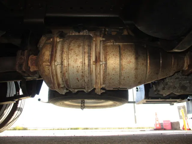 いすゞ エルフ BKG-NHR85AN(2WD)の写真33