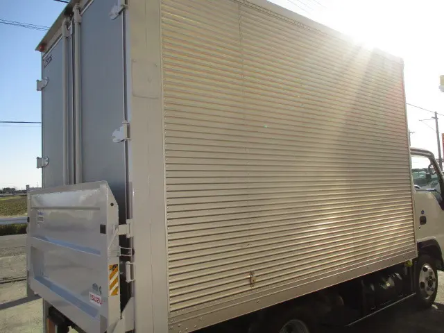 いすゞ エルフ BKG-NHR85AN(2WD)の写真39