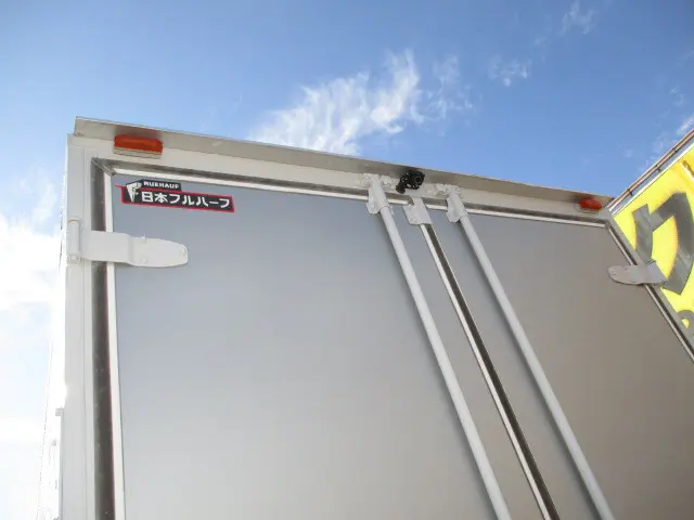 いすゞ エルフ BKG-NHR85AN(2WD)の写真44