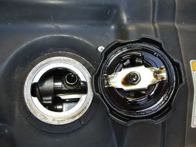 三菱 キャンター PDG-FE83DY(2WD)の写真9