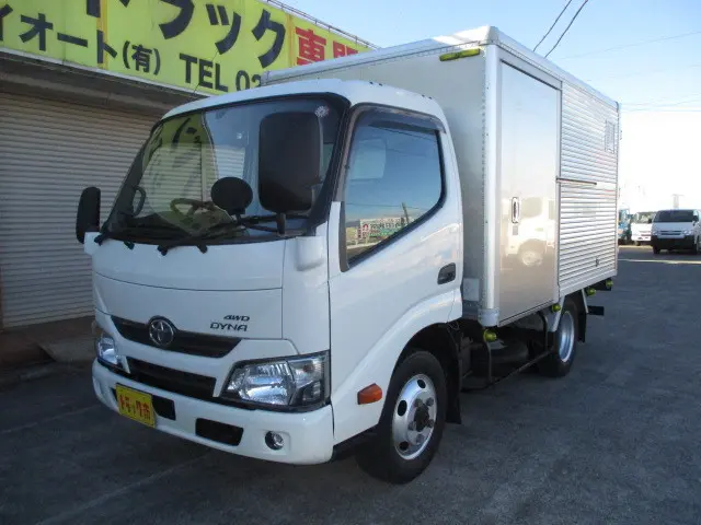 トヨタ ダイナ TKG-XZU675(4WD)の写真1