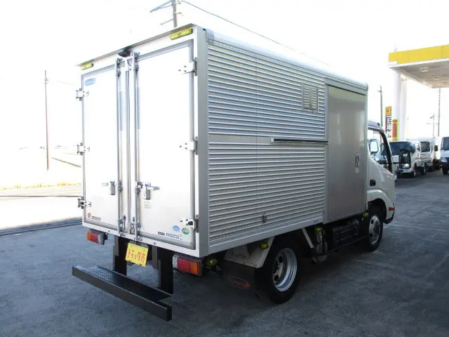 トヨタ ダイナ TKG-XZU675(4WD)の写真2