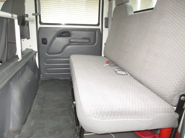 いすゞ エルフ TRG-NLR85AR(2WD)の写真9