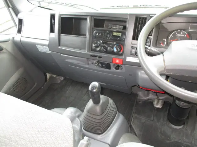 いすゞ エルフ TRG-NLR85AR(2WD)の写真11