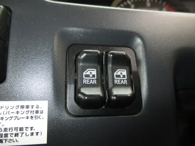 いすゞ エルフ TRG-NLR85AR(2WD)の写真13