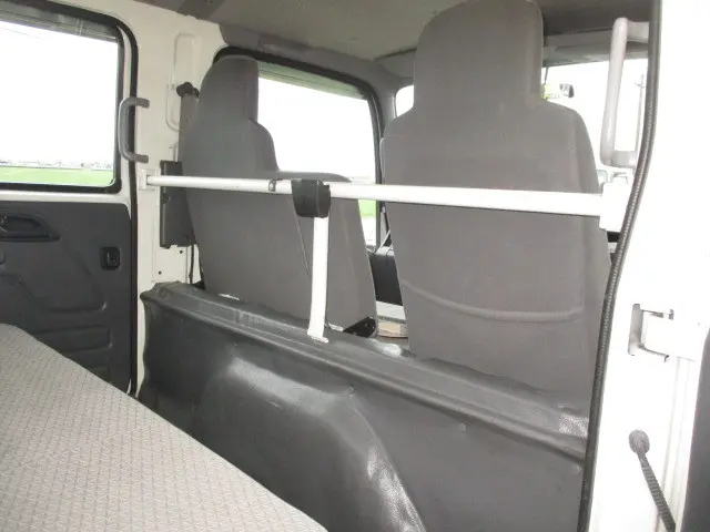 いすゞ エルフ TRG-NLR85AR(2WD)の写真14