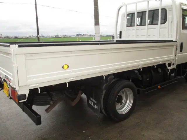 いすゞ エルフ TRG-NLR85AR(2WD)の写真32