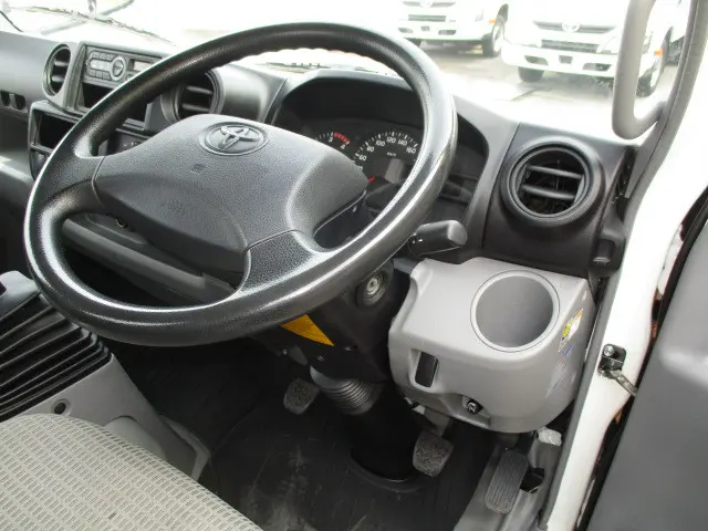 トヨタ ダイナ TKG-XZU645(2WD)の写真9