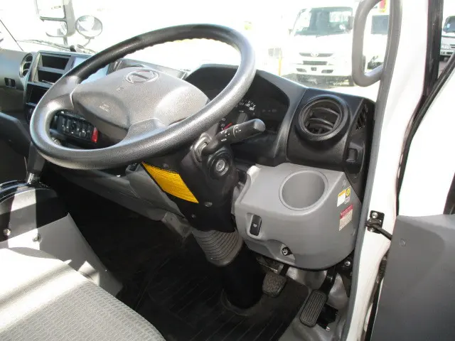 日野 デュトロ TPG-XZU712M(2WD)の写真9
