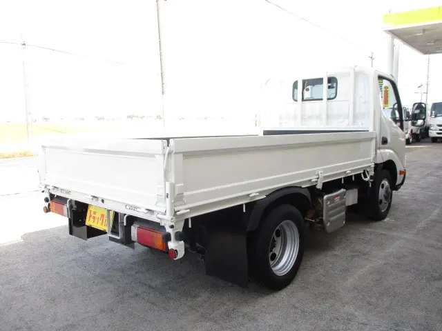 トヨタ ダイナ 2KG-XZC675(4WD)の写真2