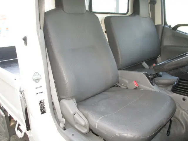 トヨタ ダイナ 2KG-XZC675(4WD)の写真7