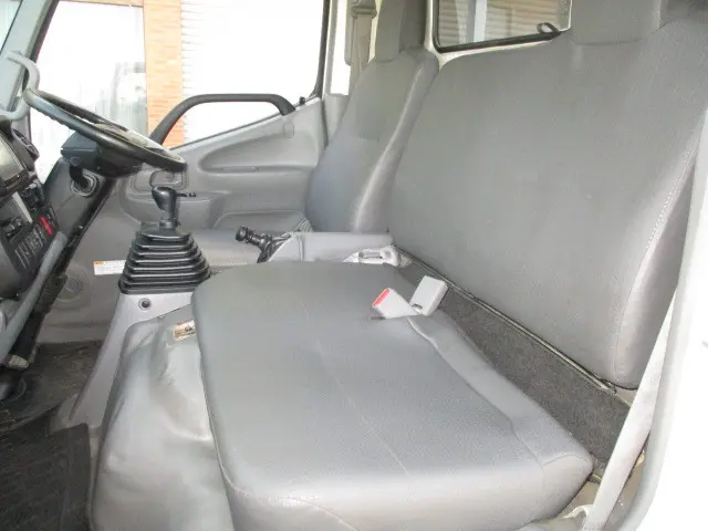 トヨタ ダイナ 2KG-XZC675(4WD)の写真8