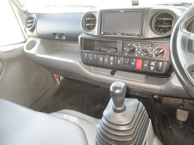 トヨタ ダイナ 2KG-XZC675(4WD)の写真10