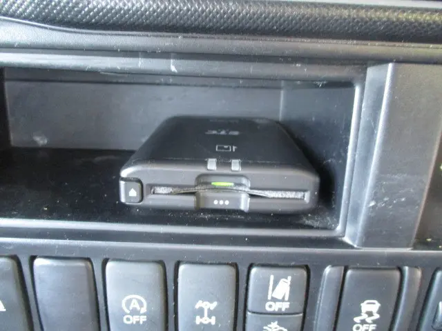 トヨタ ダイナ 2KG-XZC675(4WD)の写真14