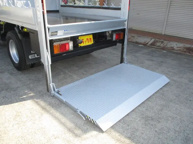 いすゞ エルフ TPG-NMR85R(2WD)の写真3